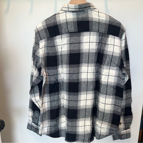 NWT Old Navy Men's Black and White Flannel Shirt - size L - Picture 7 of 9